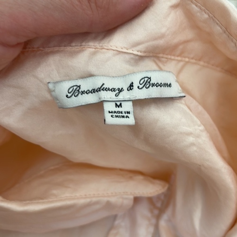 Broadway and broom medium silk peach top - Picture 8 of 8